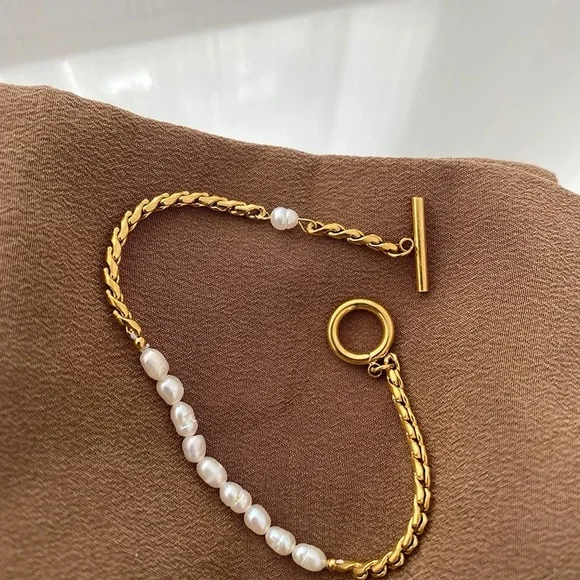 Gold and Pearl Bracelet 18k Gold and 925 Sterling Silver - Picture 3 of 7